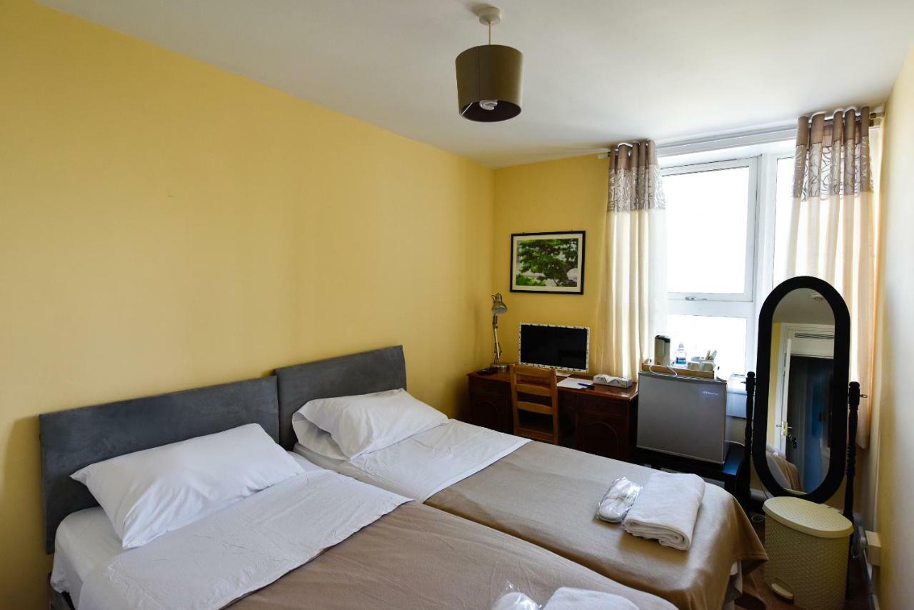 Bray Guest * London