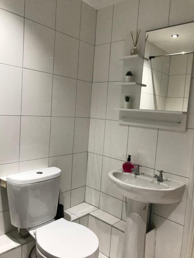 Archway Apartment *