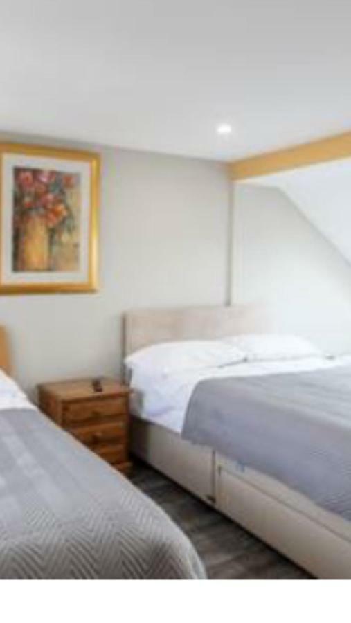 Berkeley House Guest house *