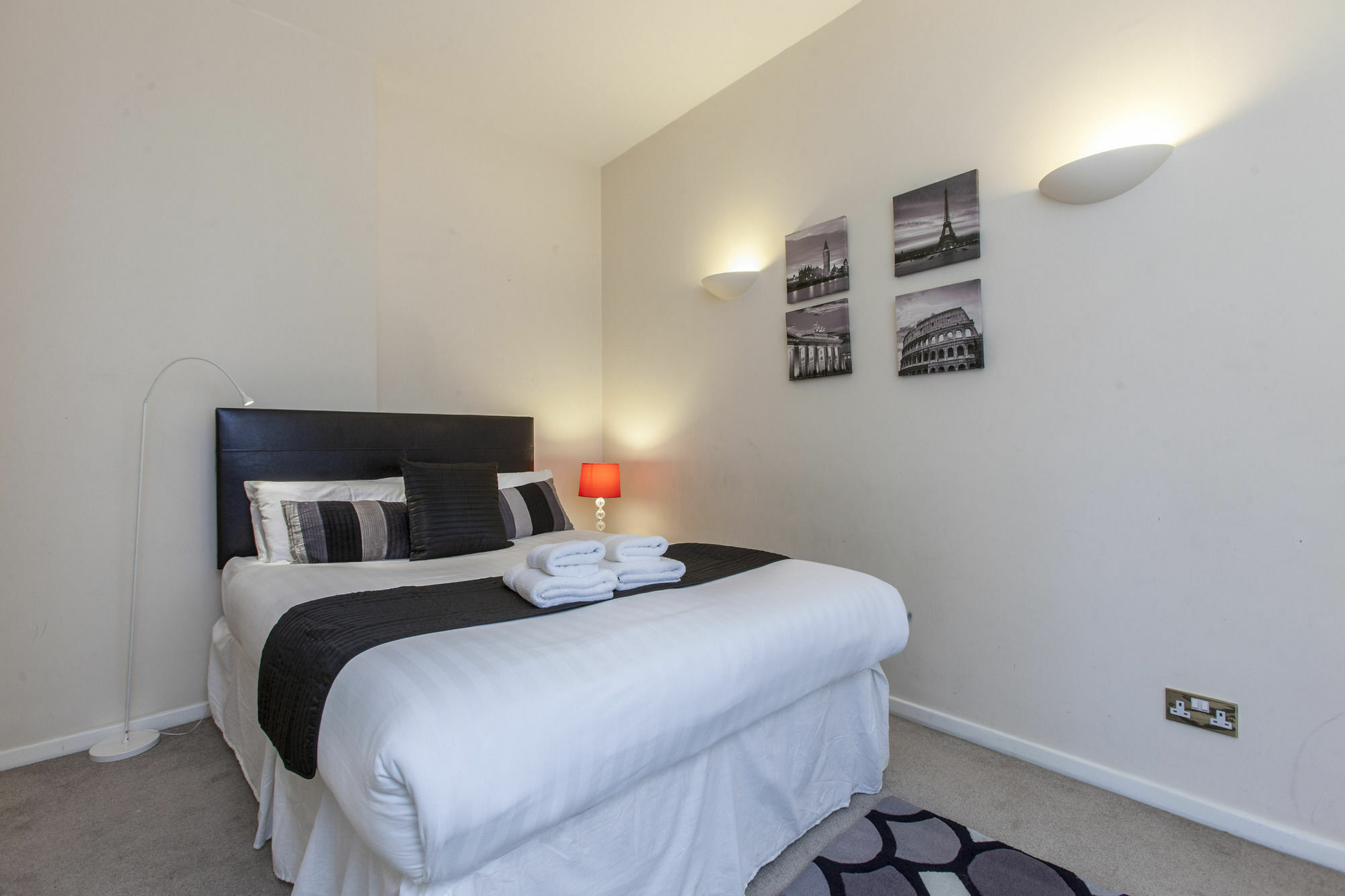 Club Living - Barbican Apartment *