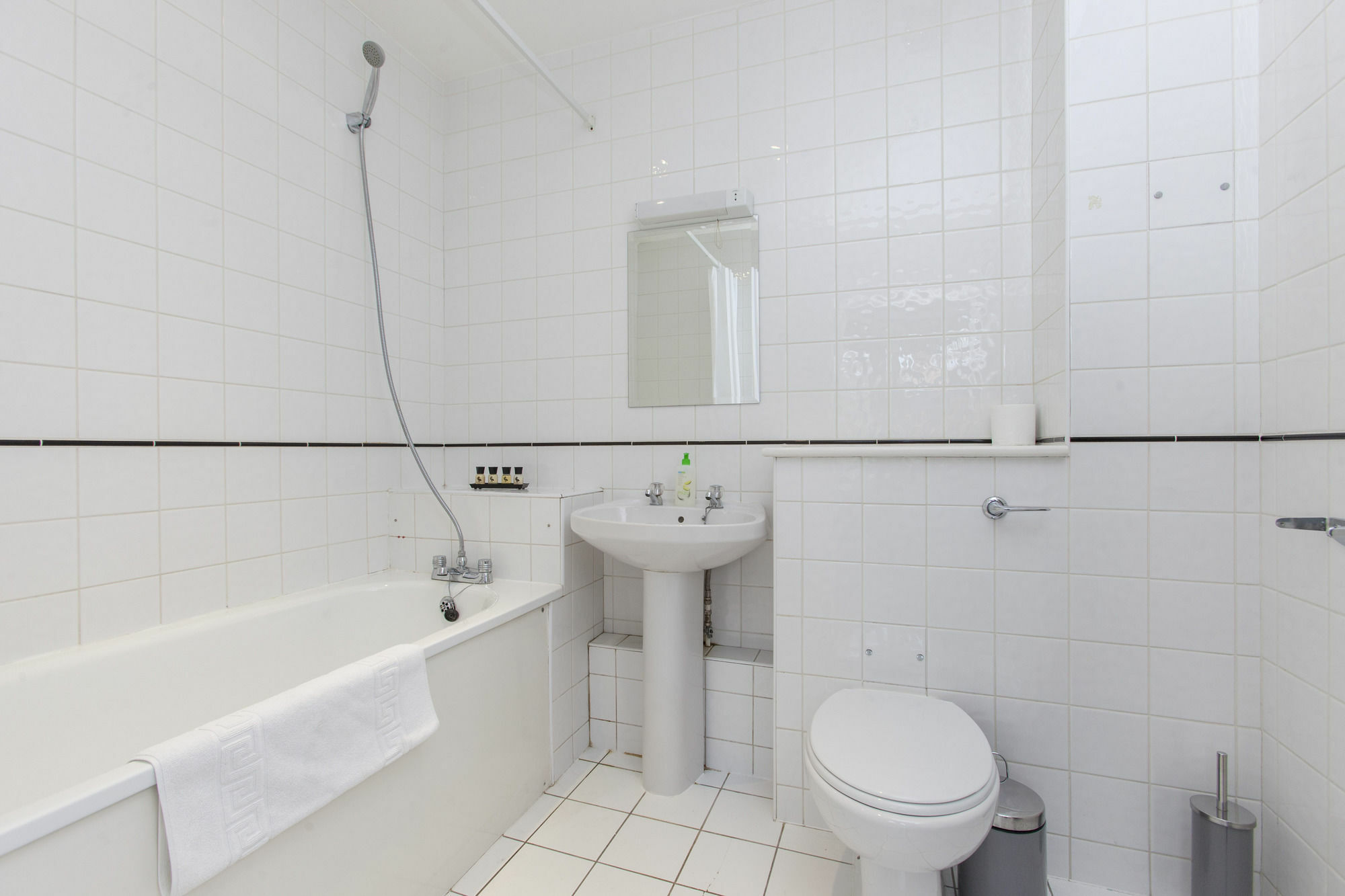 Club Living - Barbican Apartment *