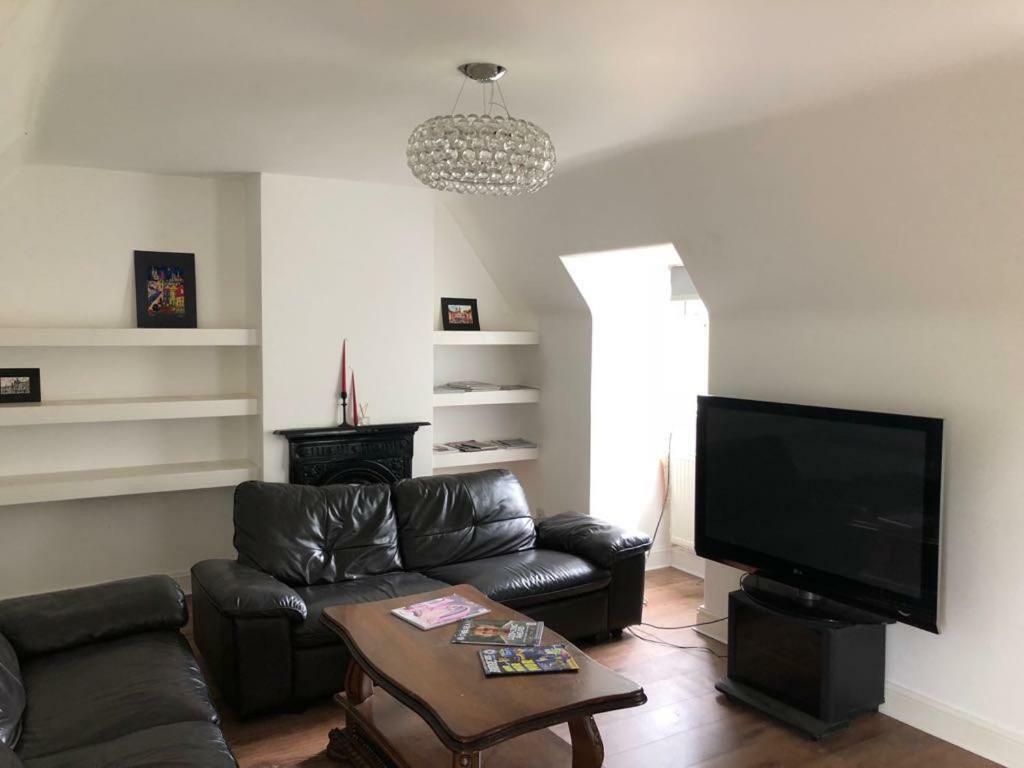Homestay Dartmouth House *