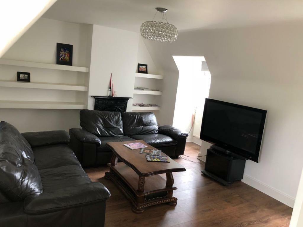 Homestay Dartmouth House