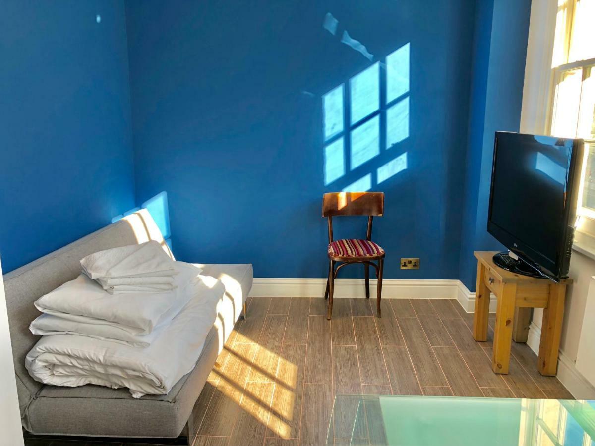 Stylish Maisonette And In Victoria Apartment *