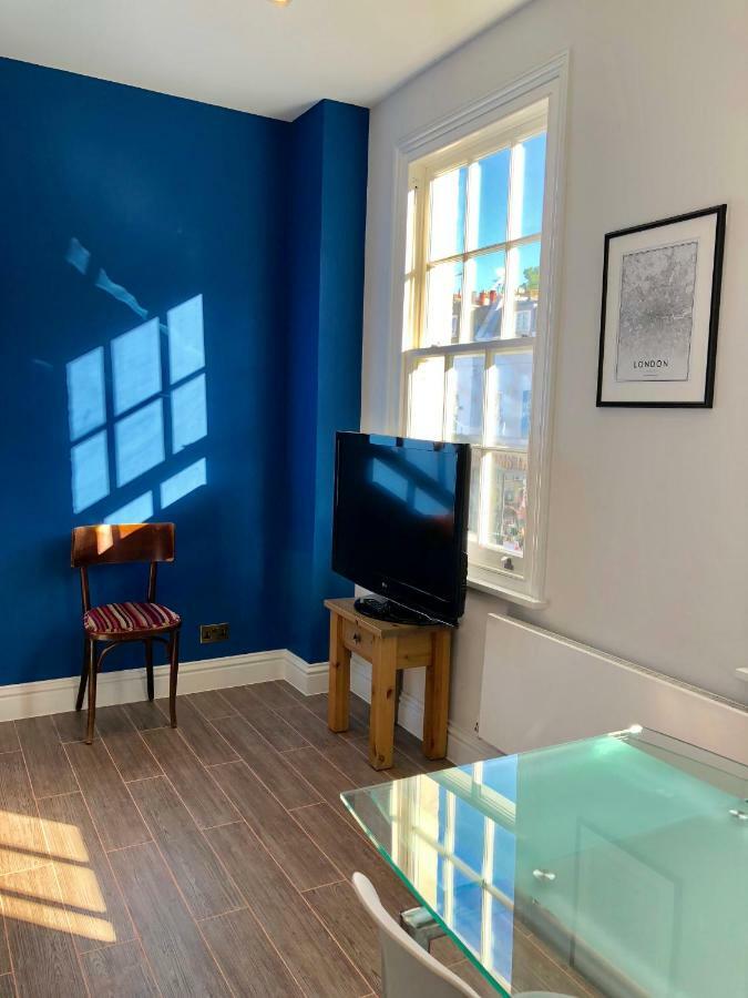 Apartment Stylish Maisonette And In Victoria *