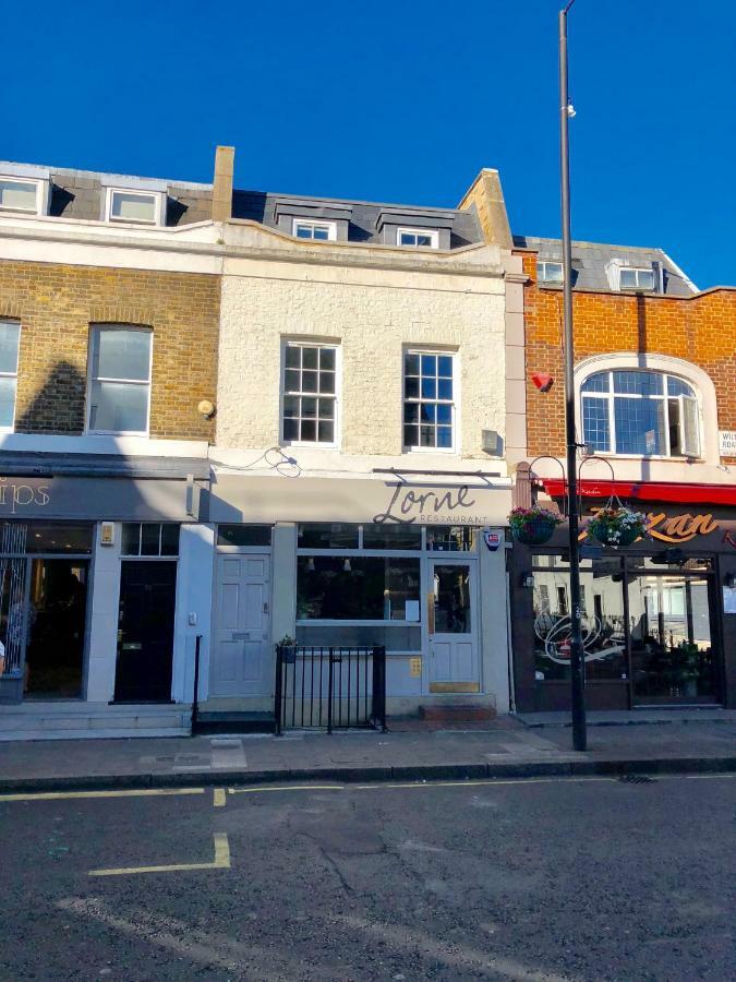 Stylish Maisonette And In Victoria Apartment