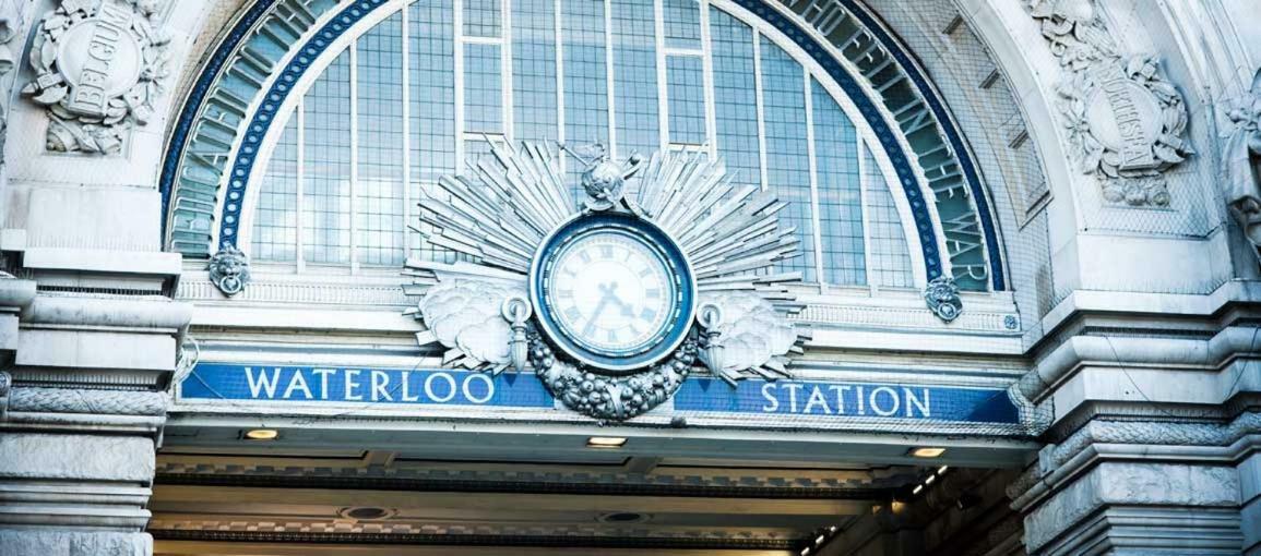 With Parking Near Waterloo & St Thomas & Big Ben & Parliament * London