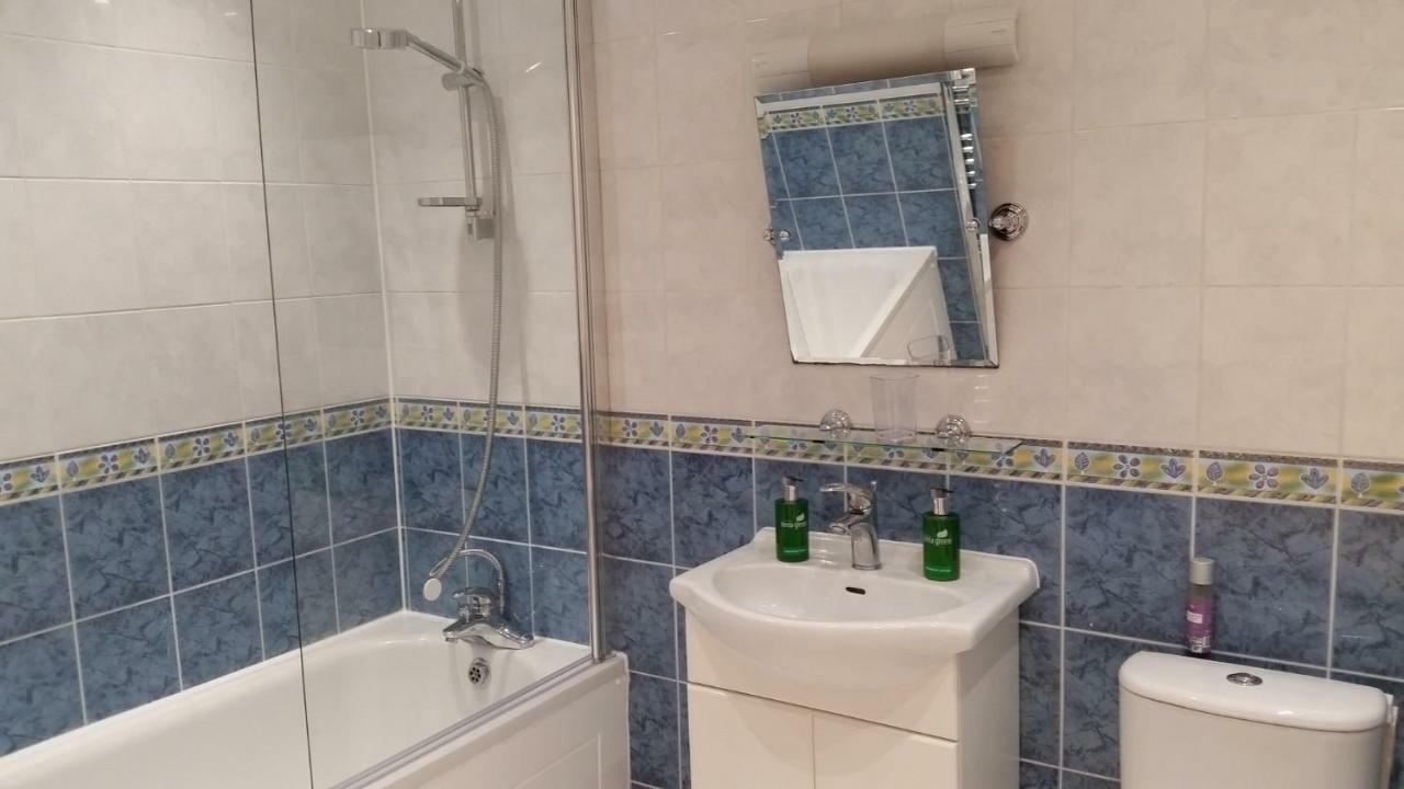 Apartment With Parking Near Waterloo & St Thomas & Big Ben & Parliament *