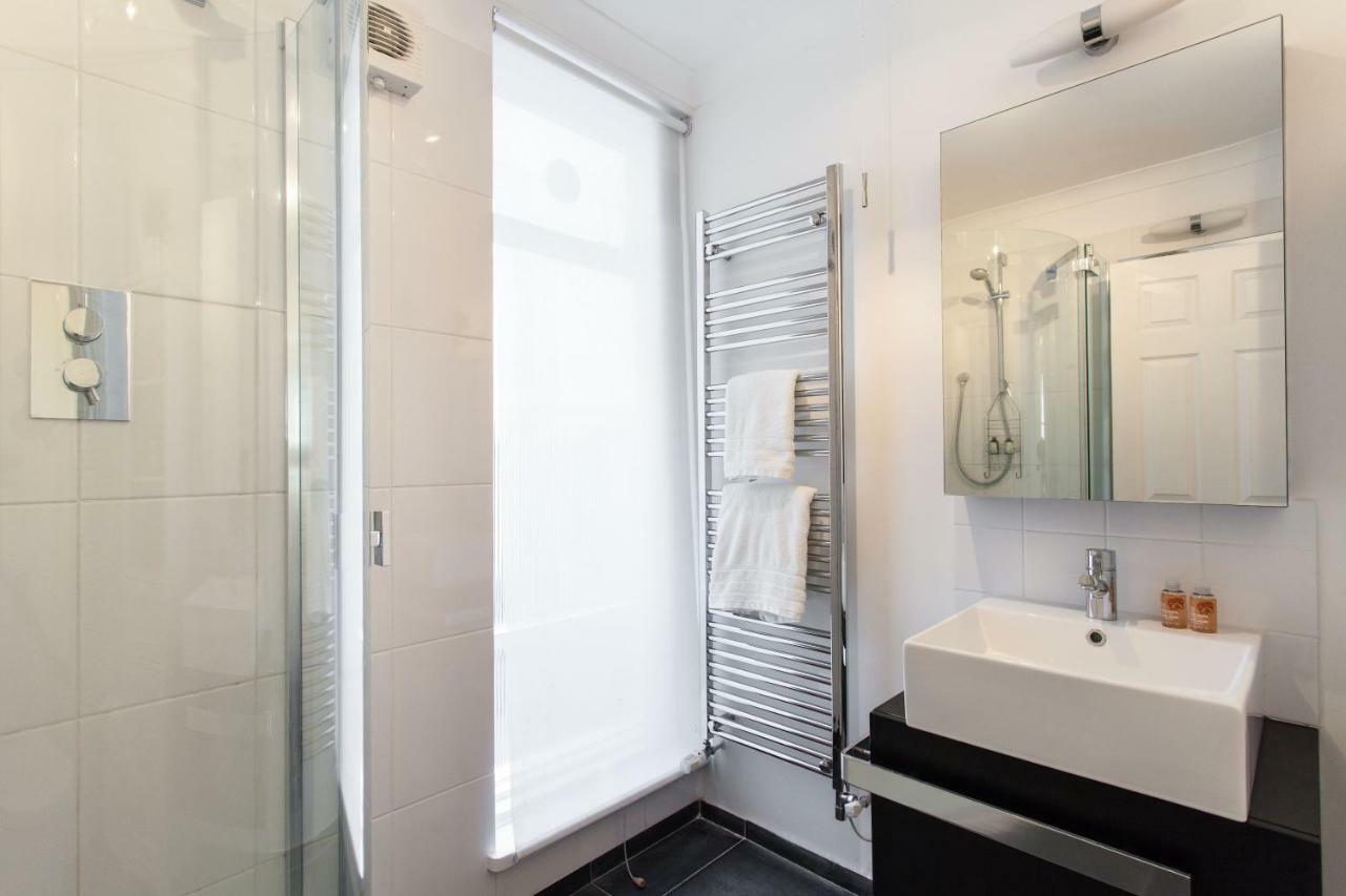 Charming Paddington Apartment