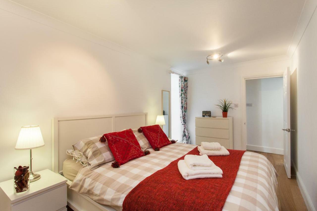 Charming Paddington Apartment