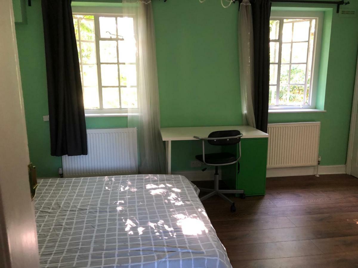 Dartmouth House Homestay *