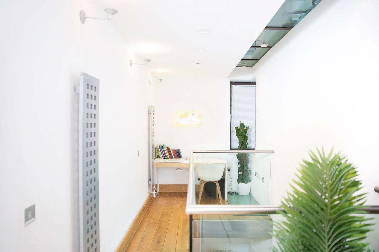 The Holborn Lights - Modern 3Bdr Home With Rooftop Terrace & Garage Ferienhaus London