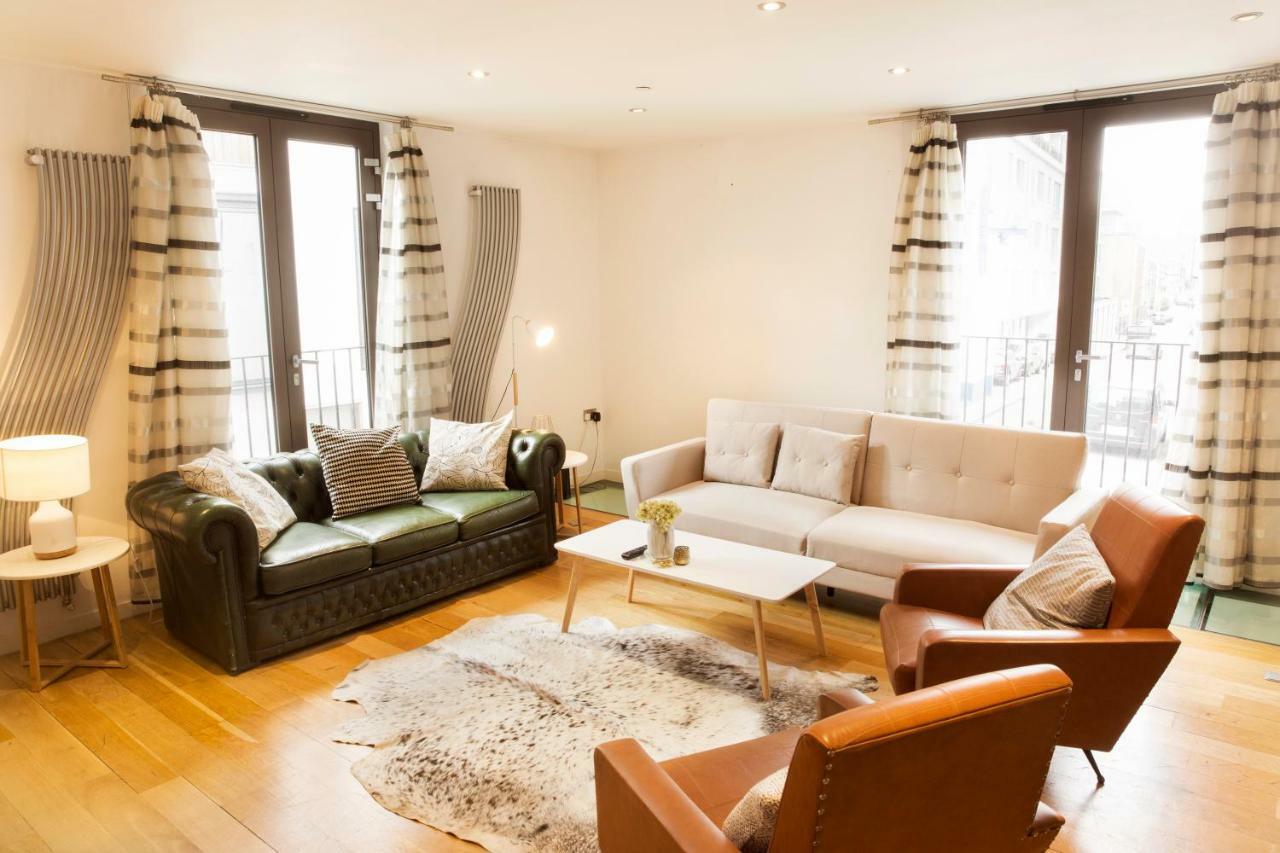 The Holborn Lights - Modern 3Bdr Home With Rooftop Terrace & Garage Ferienhaus London