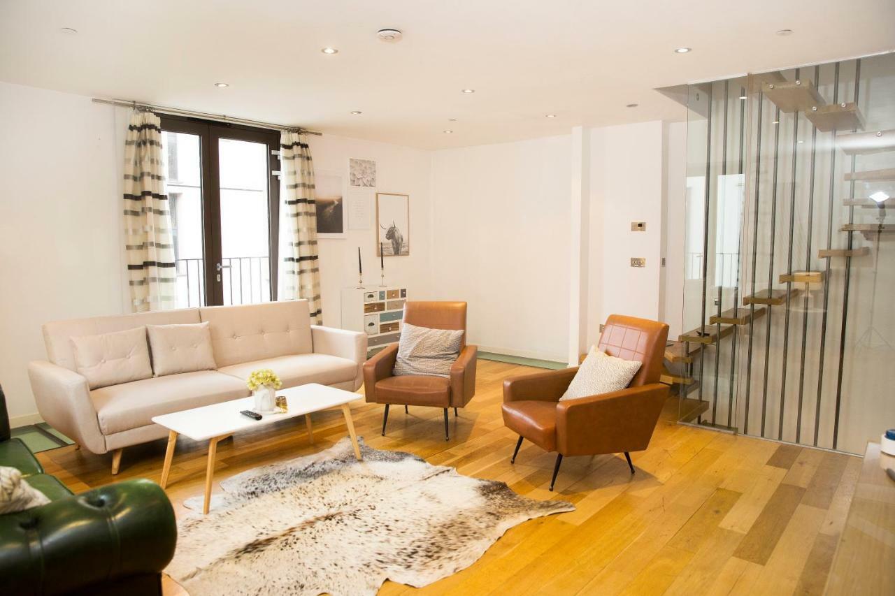 The Holborn Lights - Modern 3Bdr Home With Rooftop Terrace & Garage Ferienhaus