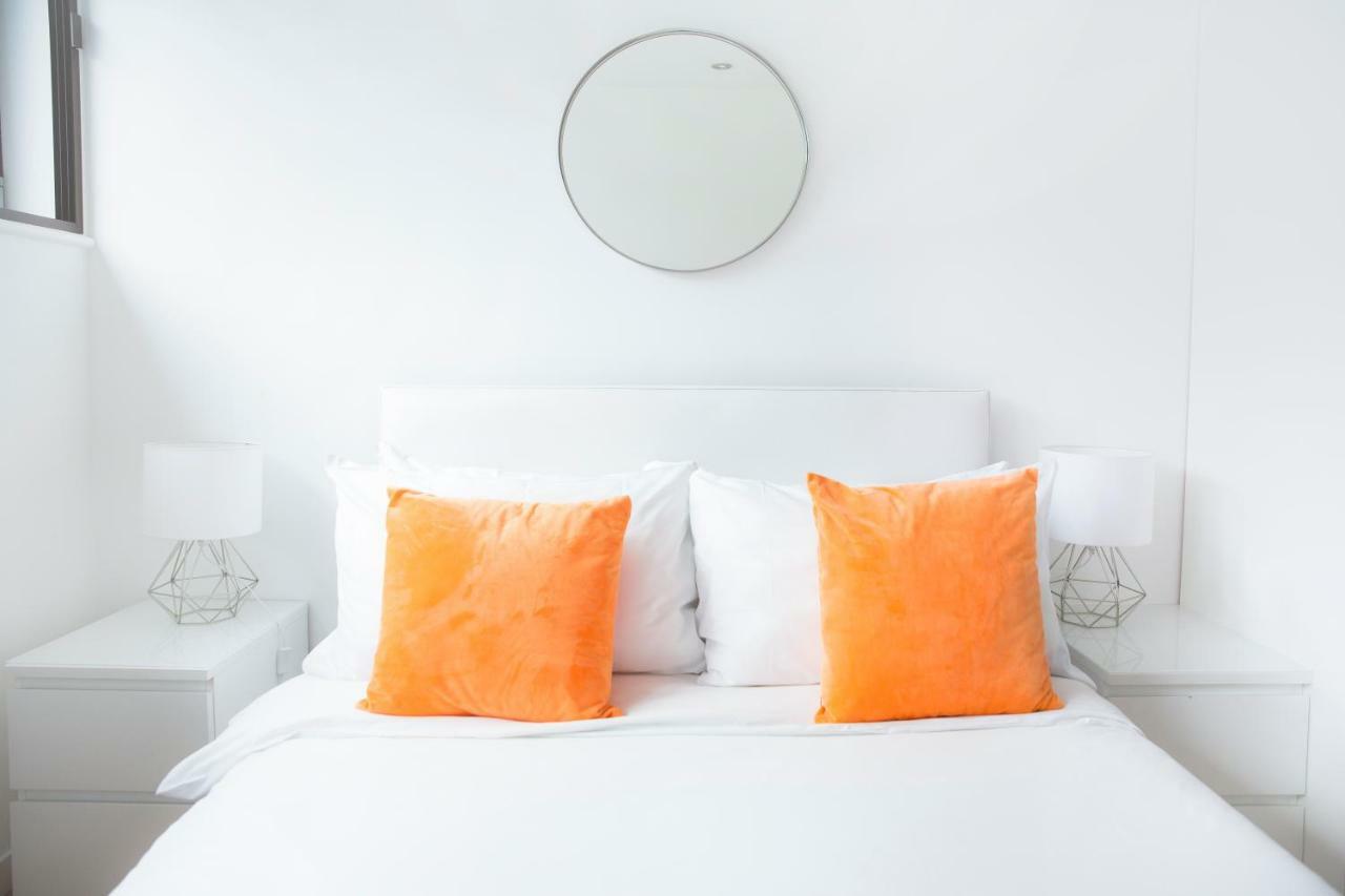 The Holborn Lights - Modern 3Bdr Home With Rooftop Terrace & Garage Ferienhaus London