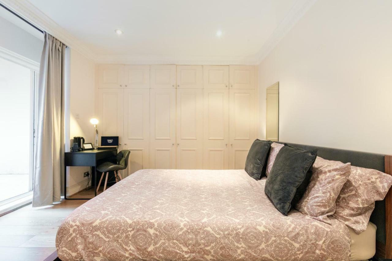 Bed & Breakfast Harrods