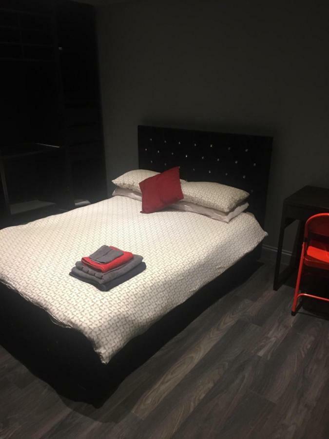 Mile End Apartment London