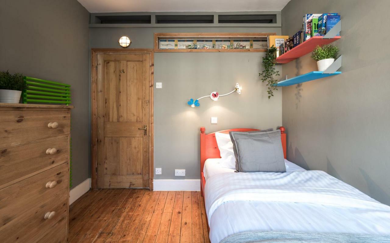 Artistic And Soulful Carnaby Street Movie Pad * London