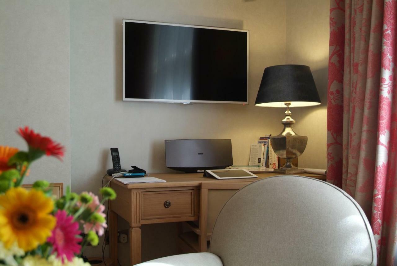 Chelsea: Exceptional 1br W/views Of The River Thames & Battersea Park * London
