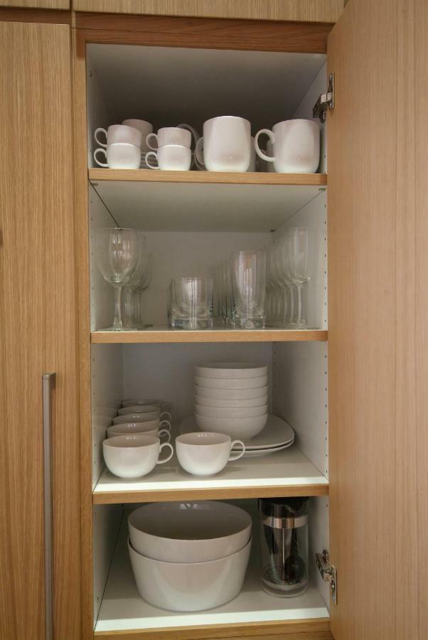 Chelsea: Exceptional 1br W/views Of The River Thames & Battersea Park *