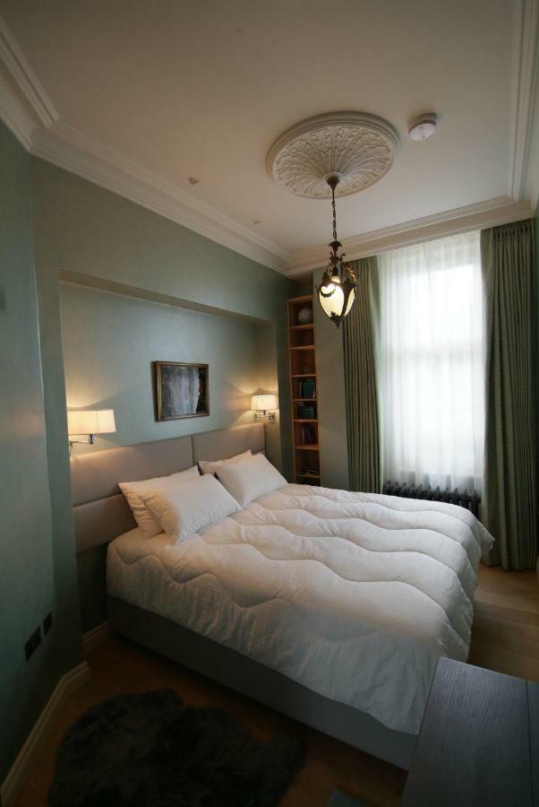 Apartment Chelsea: Exceptional 1br W/views Of The River Thames & Battersea Park *