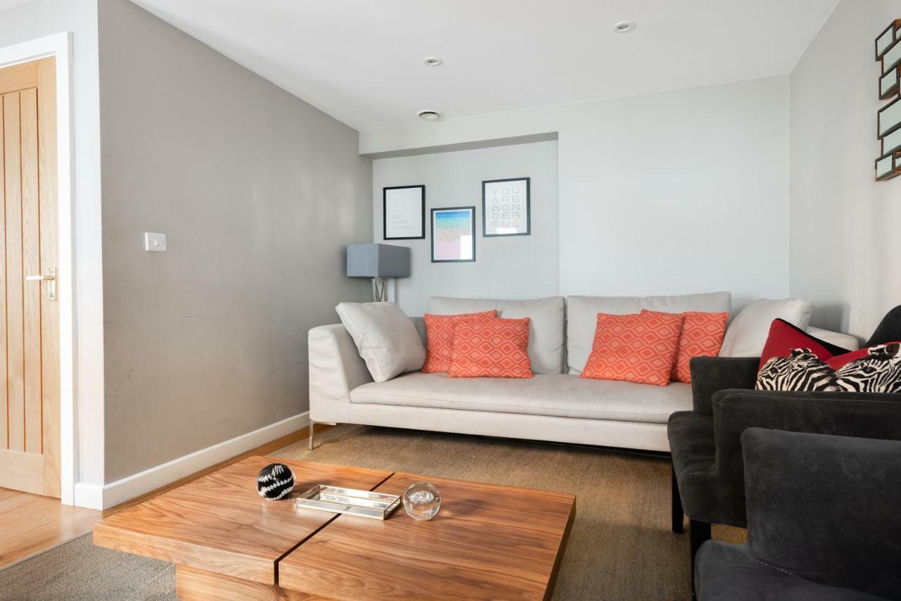 The Norfolk Maisonette - Lovely 4bdr Mews Apartment London