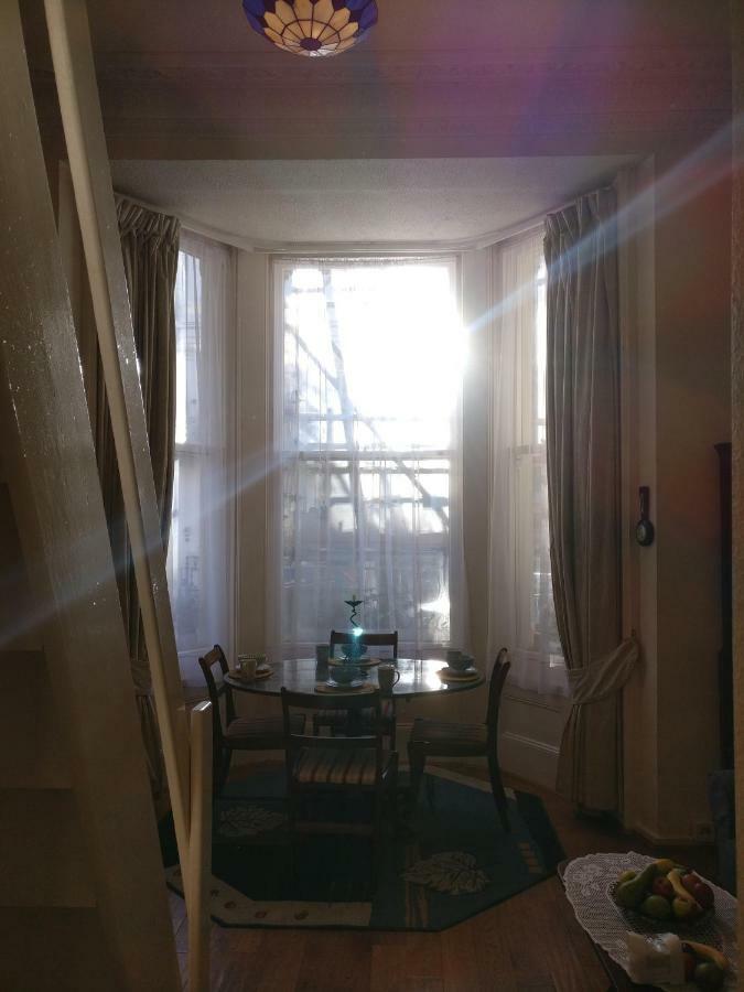 Homestay 1870s Victorian House *