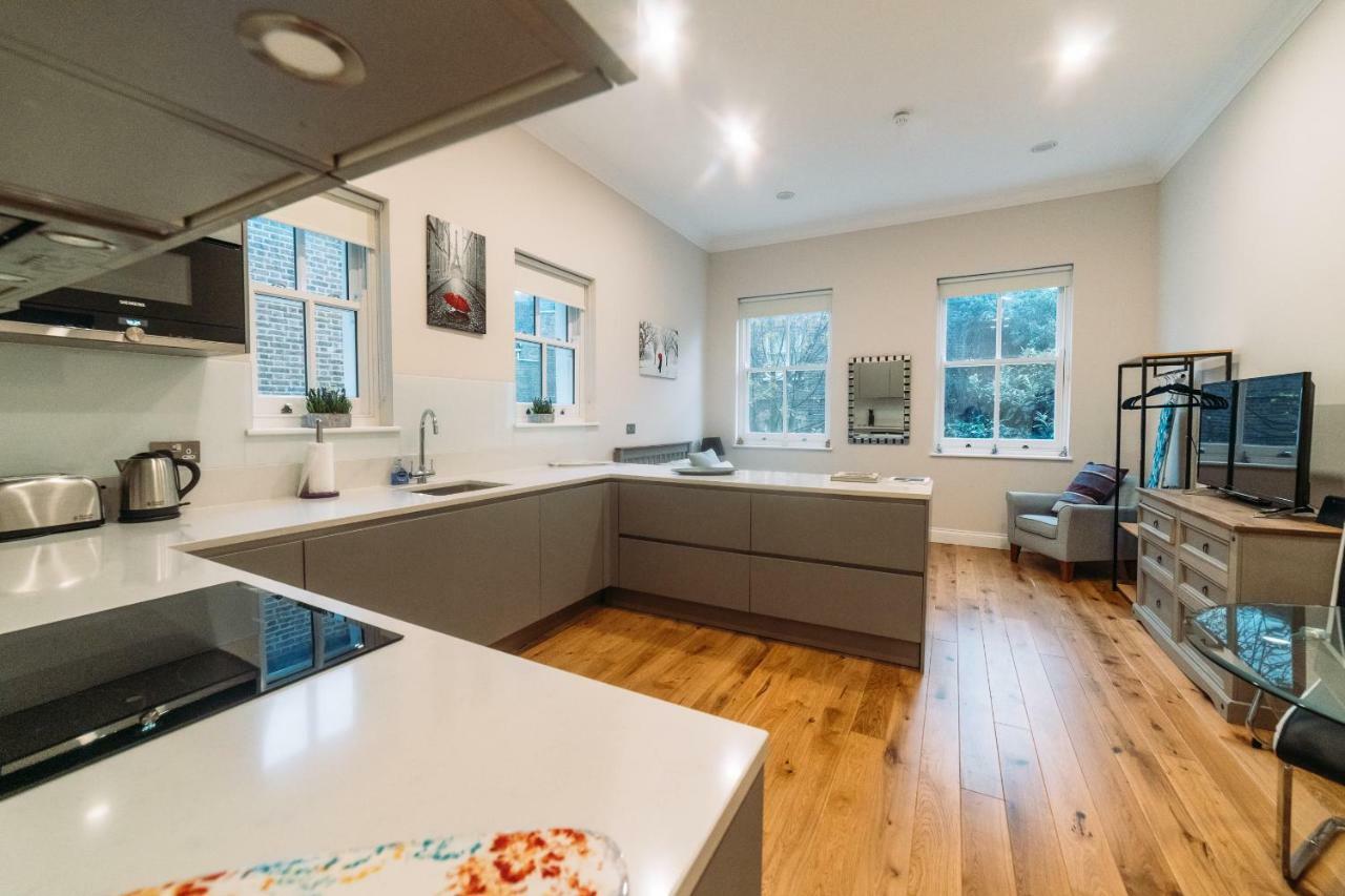 Flat 3, Cromwell Road, 1 Bedroom Studio Apartment *
