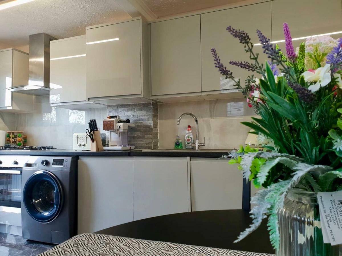 89 Mayes Road London