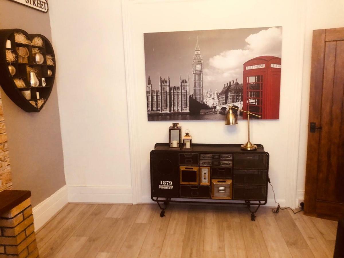 89 Mayes Road * London