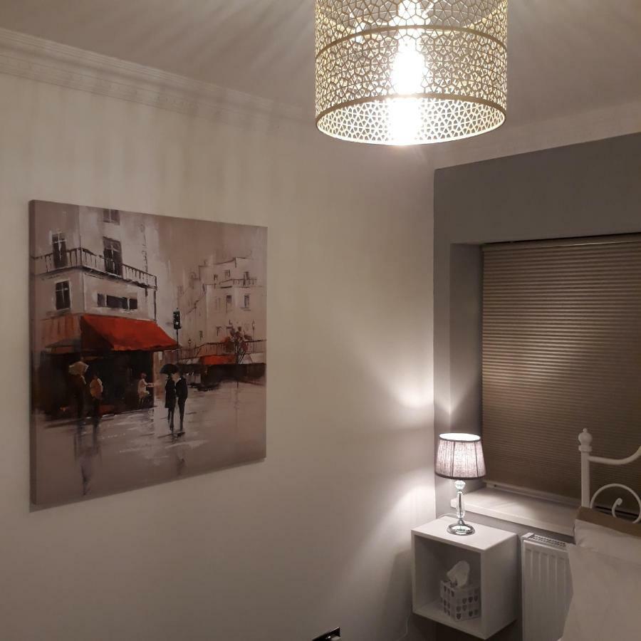 Luxury Apartment *