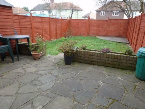 Croydon With Parking Apartment