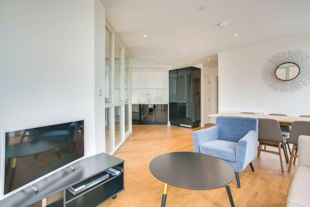 Discovery Tower Apartment *