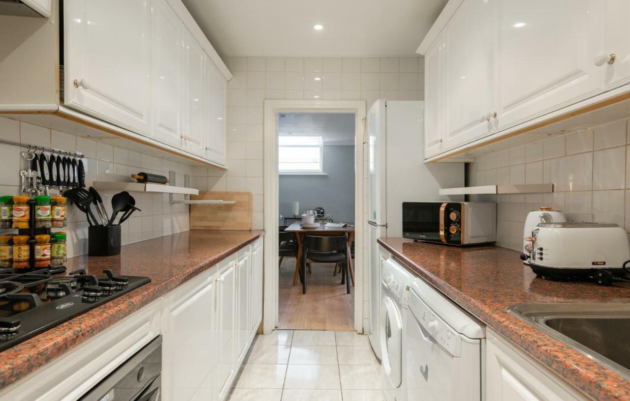 The Kensington Palace Mews - Bright & Modern 6bdr House With Garage Apartment