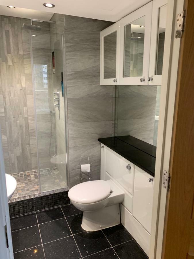 Thames View Apartment, Imperial Wharf Apartment *