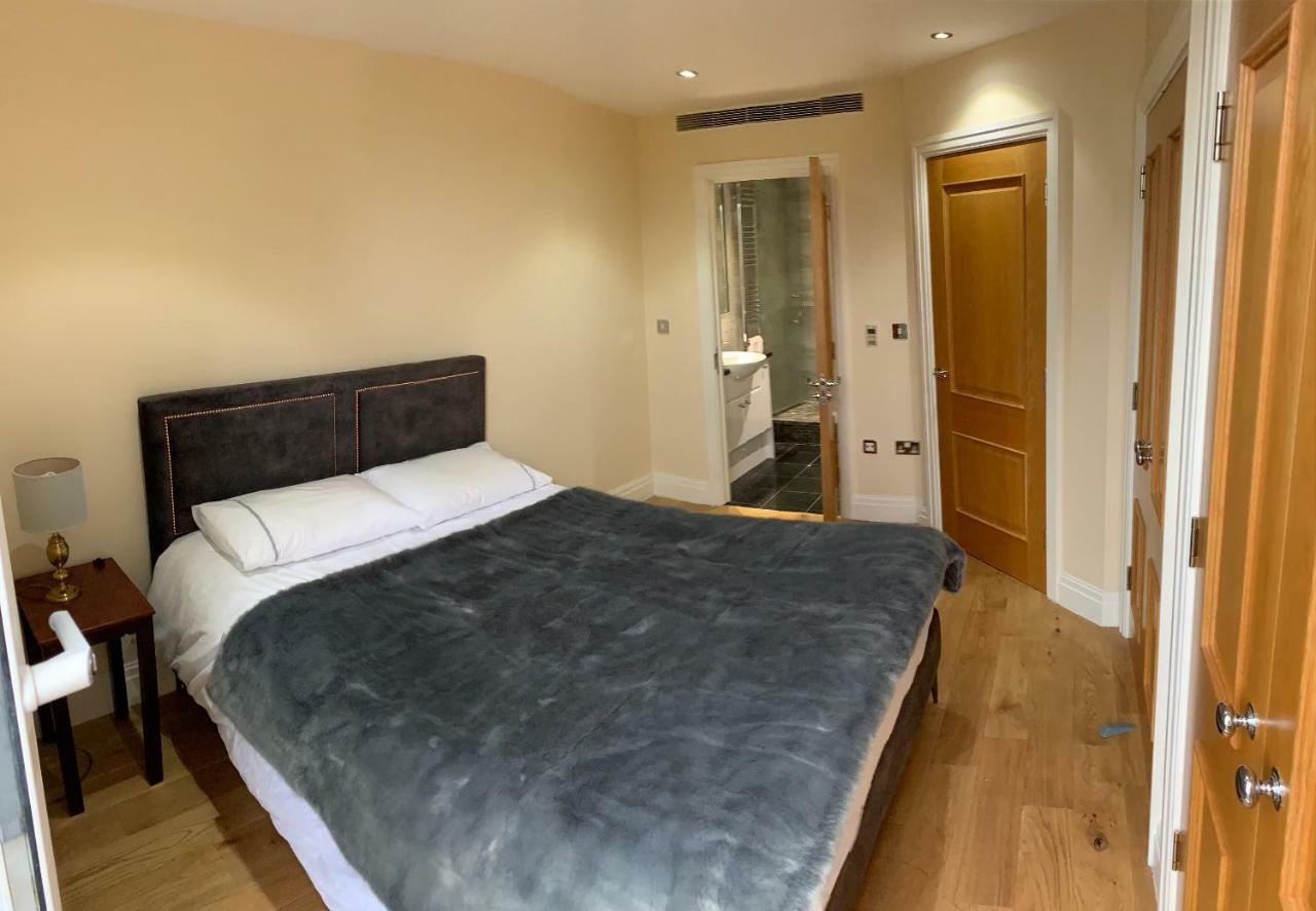 Thames View Apartment, Imperial Wharf * London