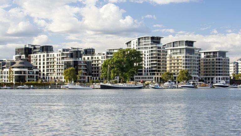 Thames View Apartment, Imperial Wharf Apartment