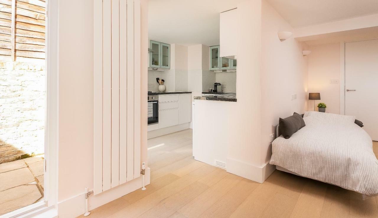 With Private Patio, And Park Across The Road (adults Only) Apartment London