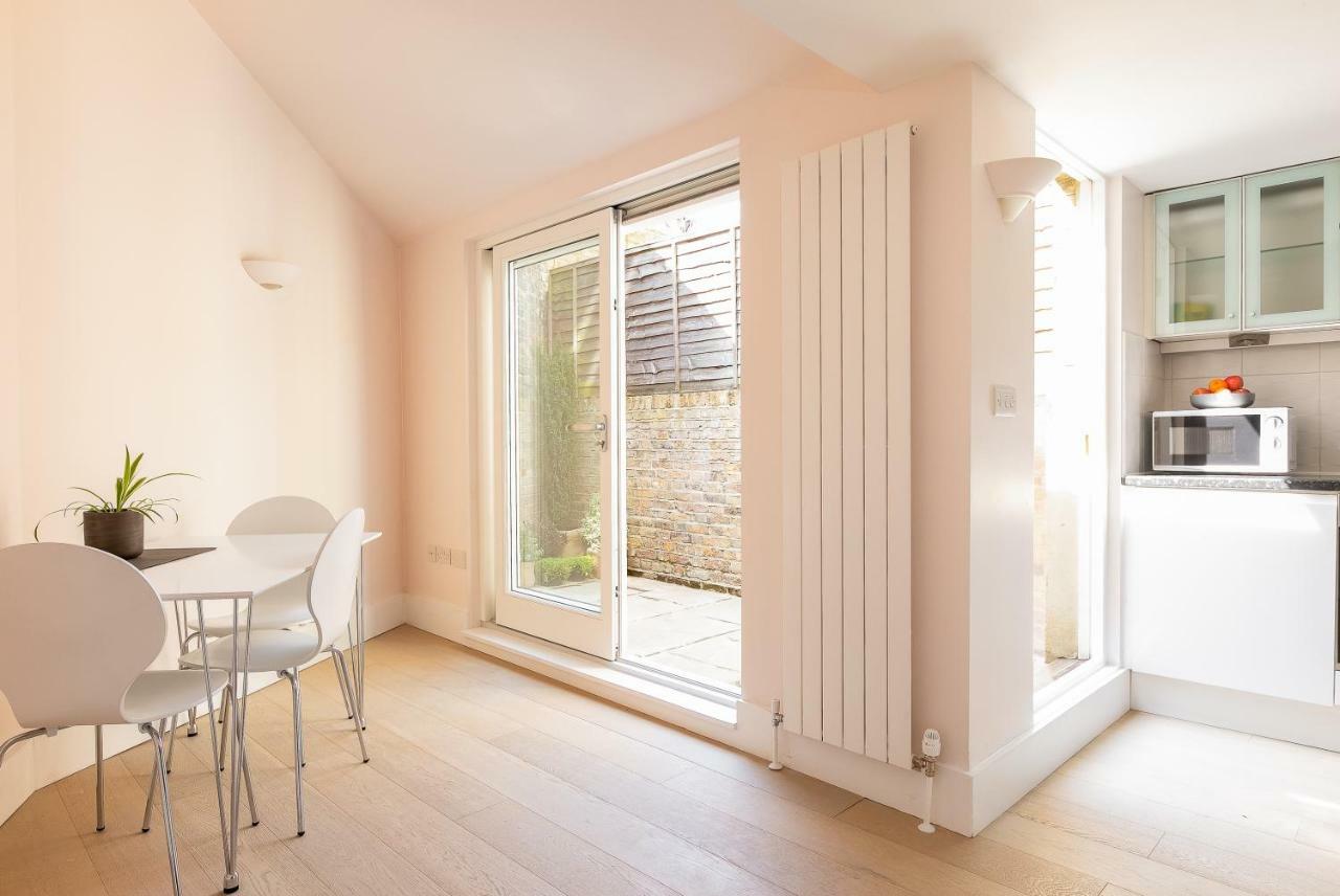 Apartment With Private Patio, And Park Across The Road (adults Only) *