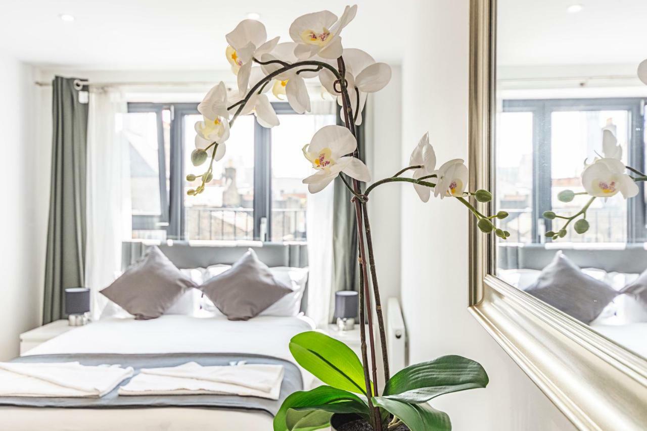 Modern Canary Wharf Apartment London