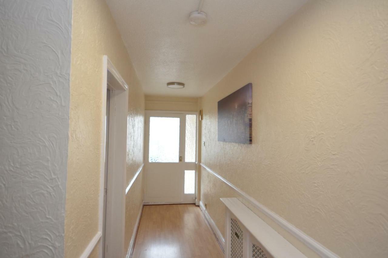 Four Bedroom Townhouse 12 Minutes Walk To Excel Exhibition Centre Holiday home London