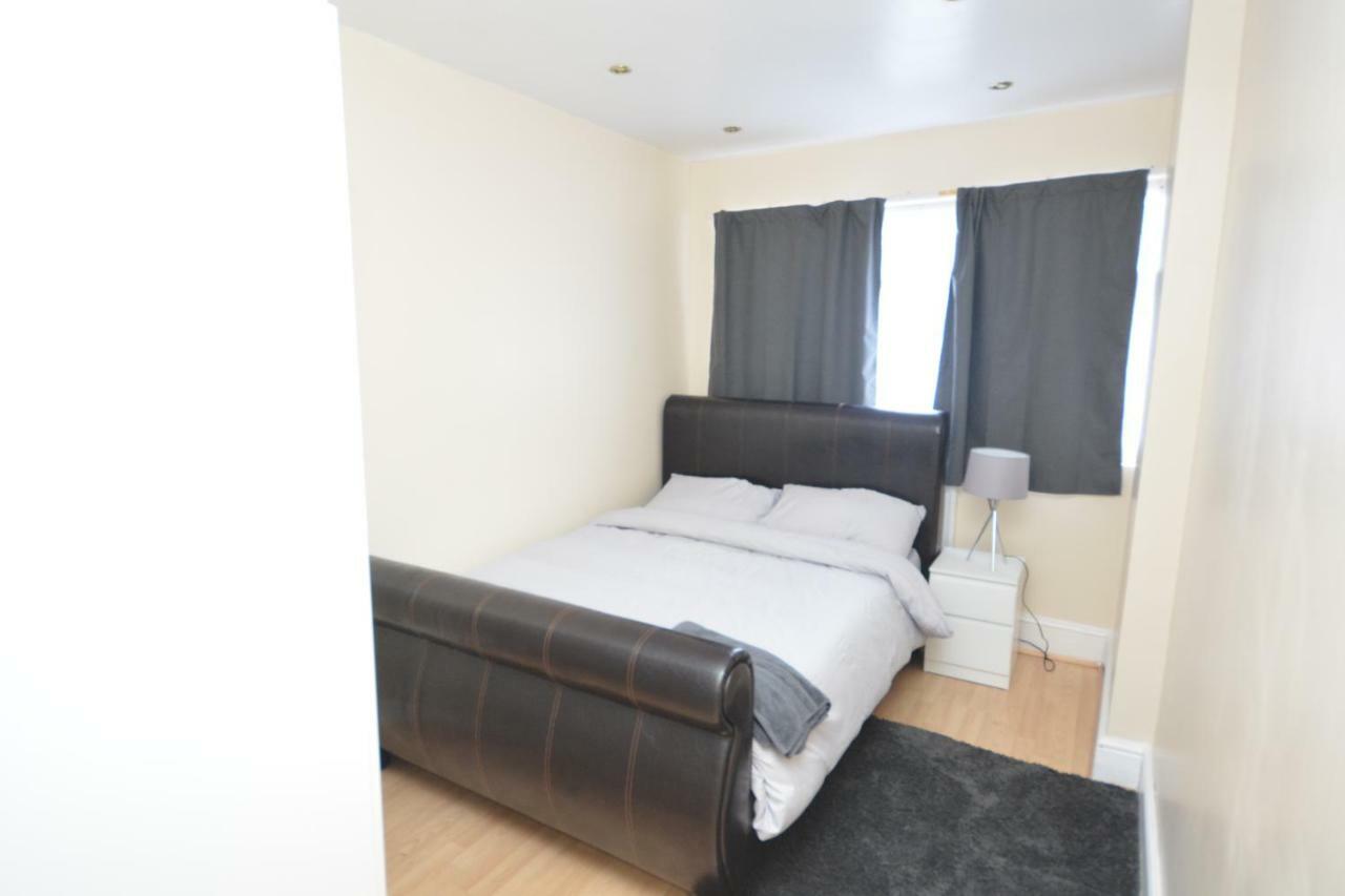 Holiday home Four Bedroom Townhouse 12 Minutes Walk To Excel Exhibition Centre London