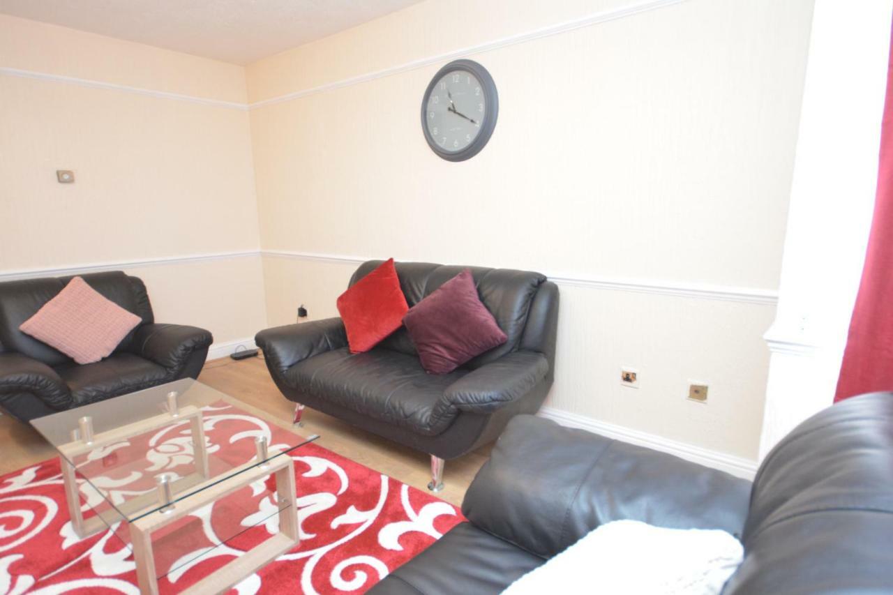 Four Bedroom Townhouse 12 Minutes Walk To Excel Exhibition Centre Holiday home *