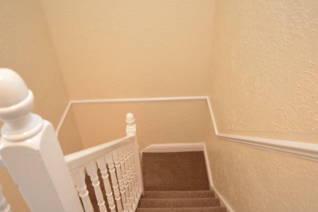 Four Bedroom Townhouse 12 Minutes Walk To Excel Exhibition Centre *