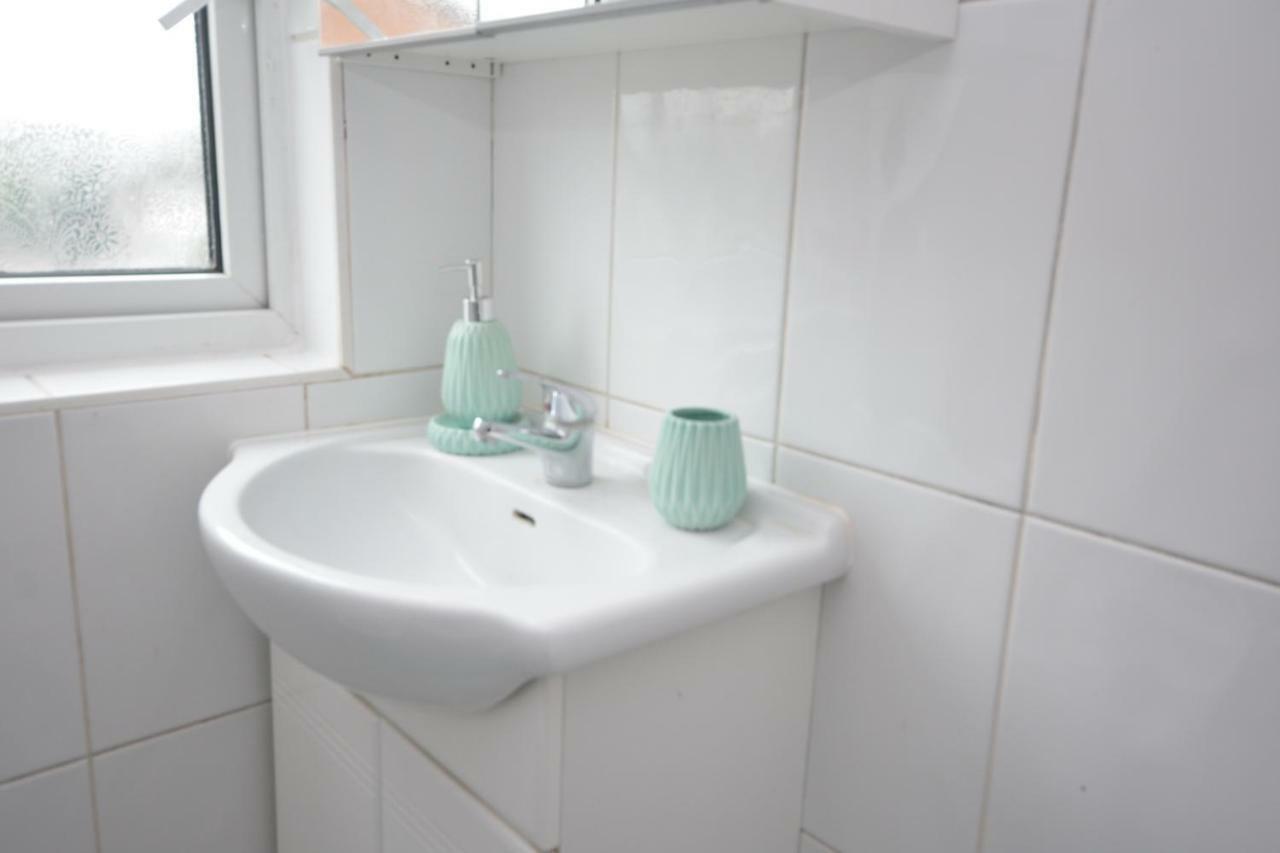 Four Bedroom Townhouse 12 Minutes Walk To Excel Exhibition Centre Holiday home *
