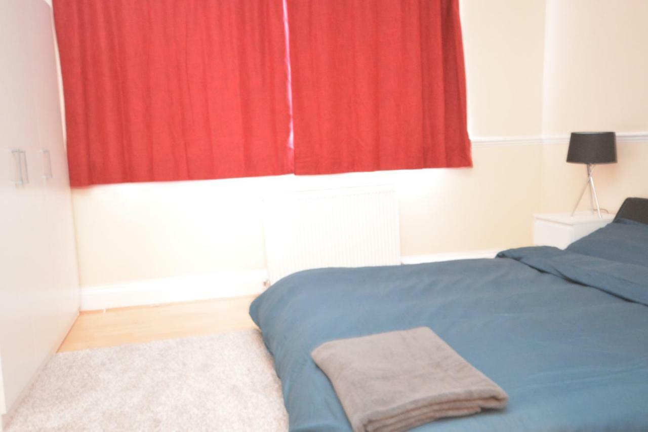 Holiday home Four Bedroom Townhouse 12 Minutes Walk To Excel Exhibition Centre London
