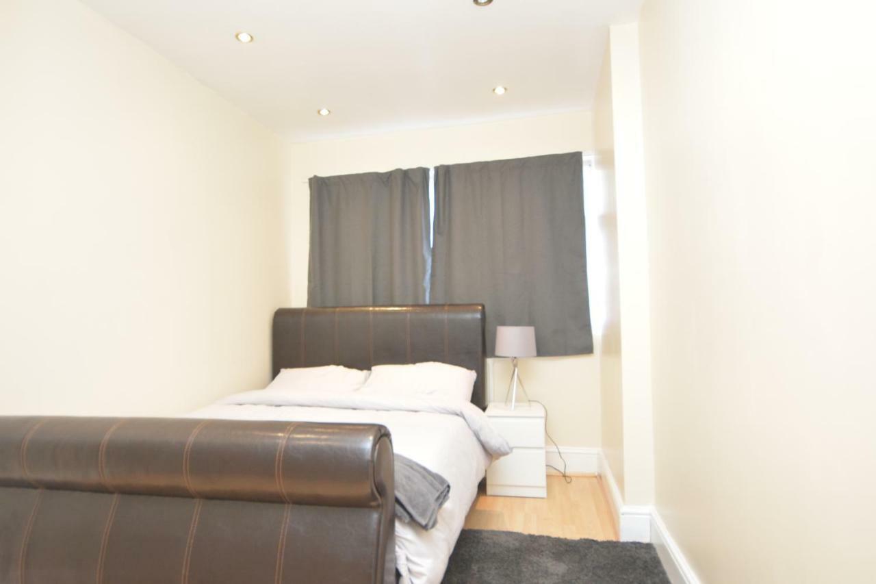 Holiday home Four Bedroom Townhouse 12 Minutes Walk To Excel Exhibition Centre