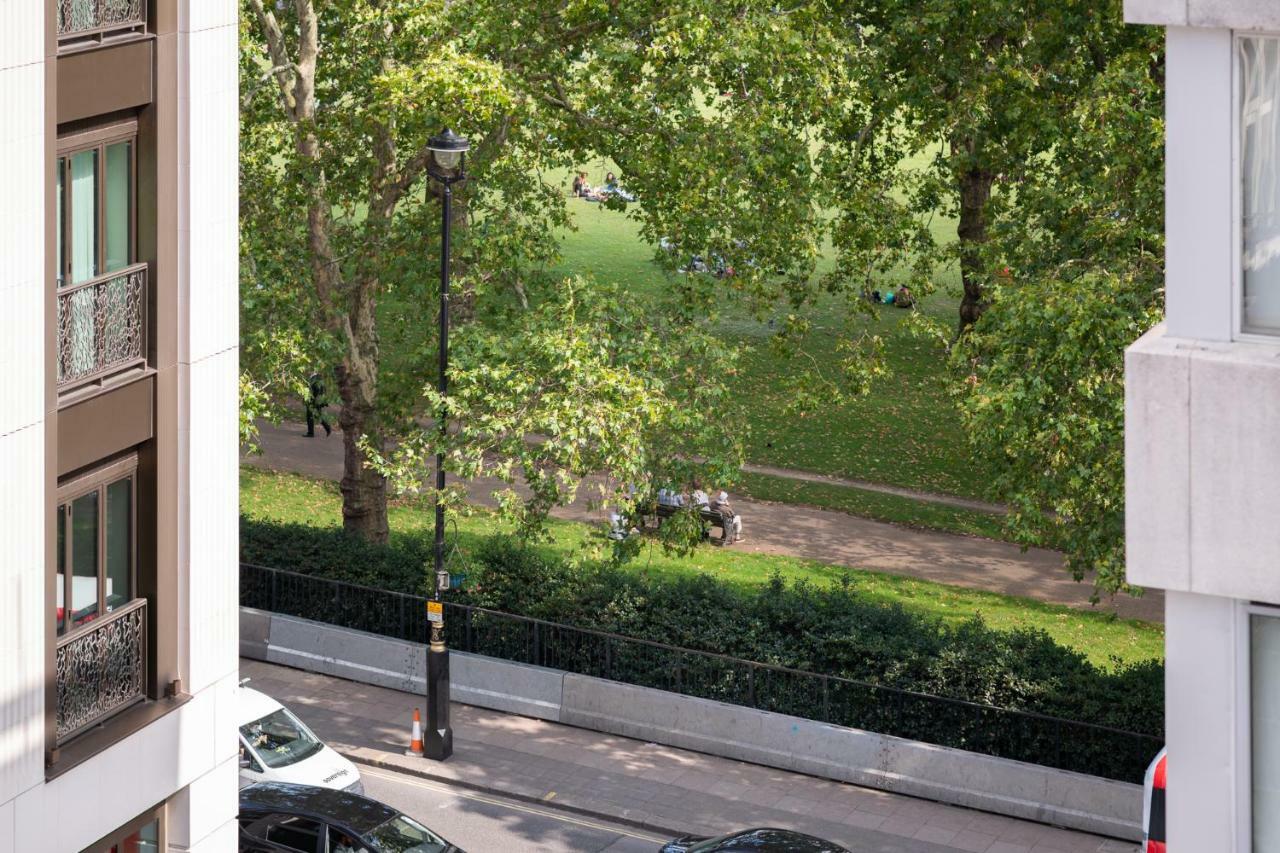 Royal Mayfair Suite, Green Park. Apartment