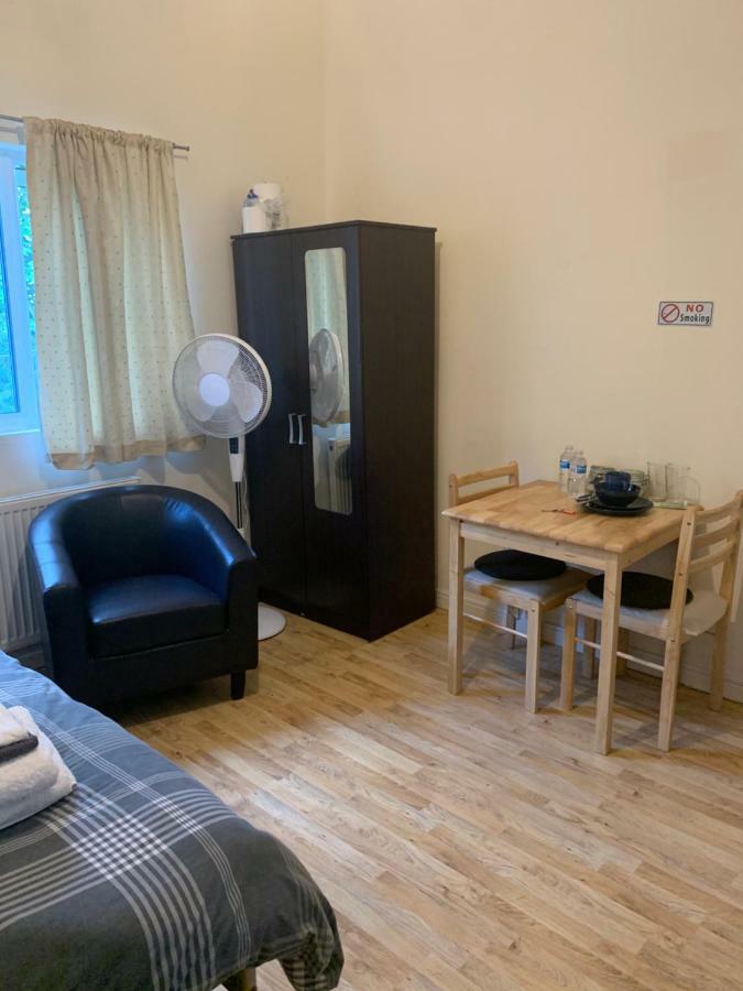 145 Burnley Road * London