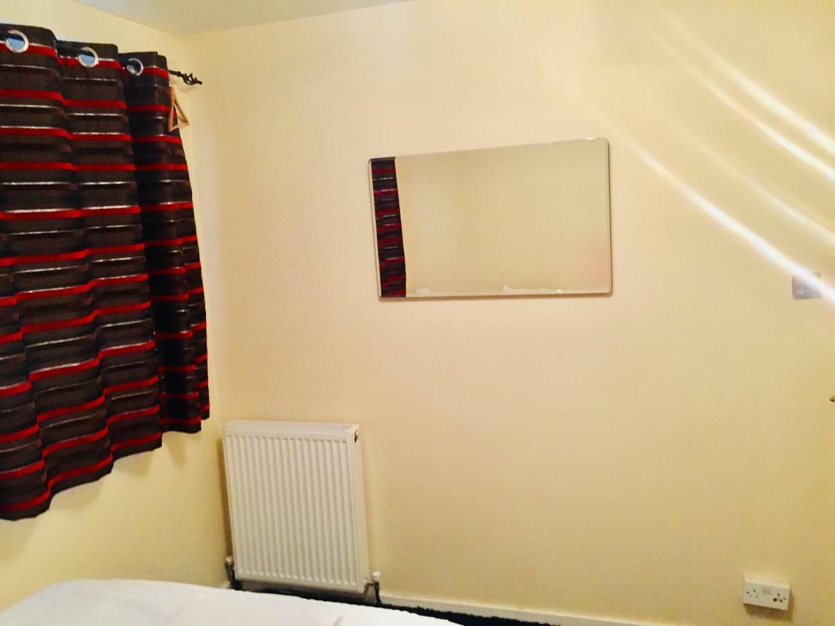 Guest house For 6 People London